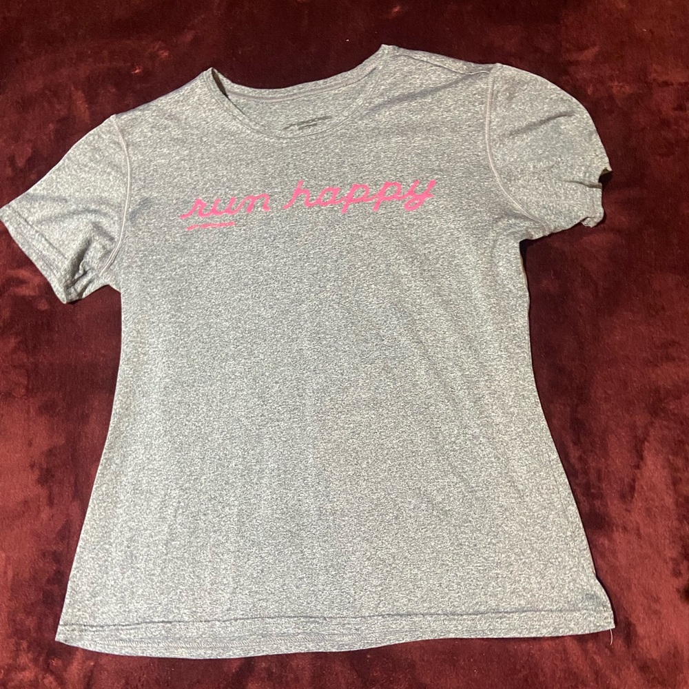 Women’s short sleeve athletic tee